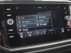 Volkswagen T-Roc thumbnail 18