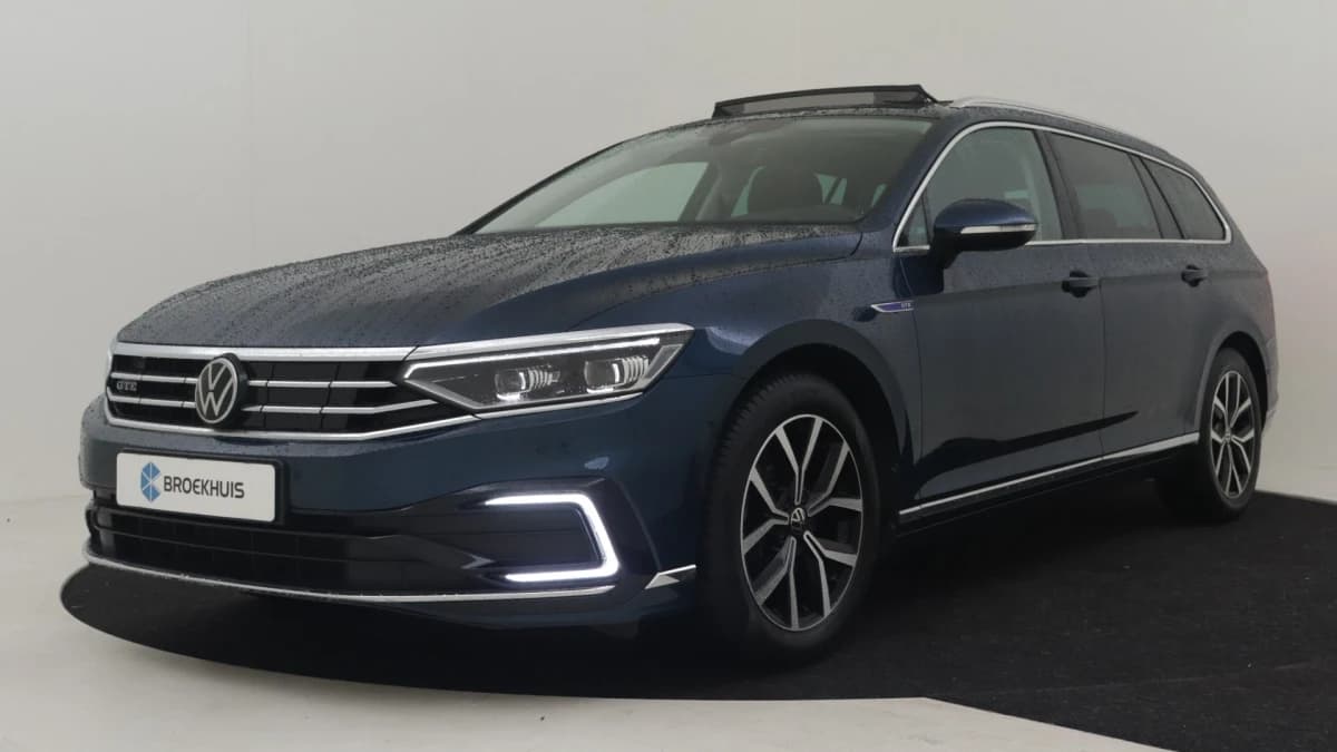 Volkswagen Passat — foto 1