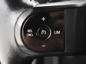 MINI Cooper thumbnail 10