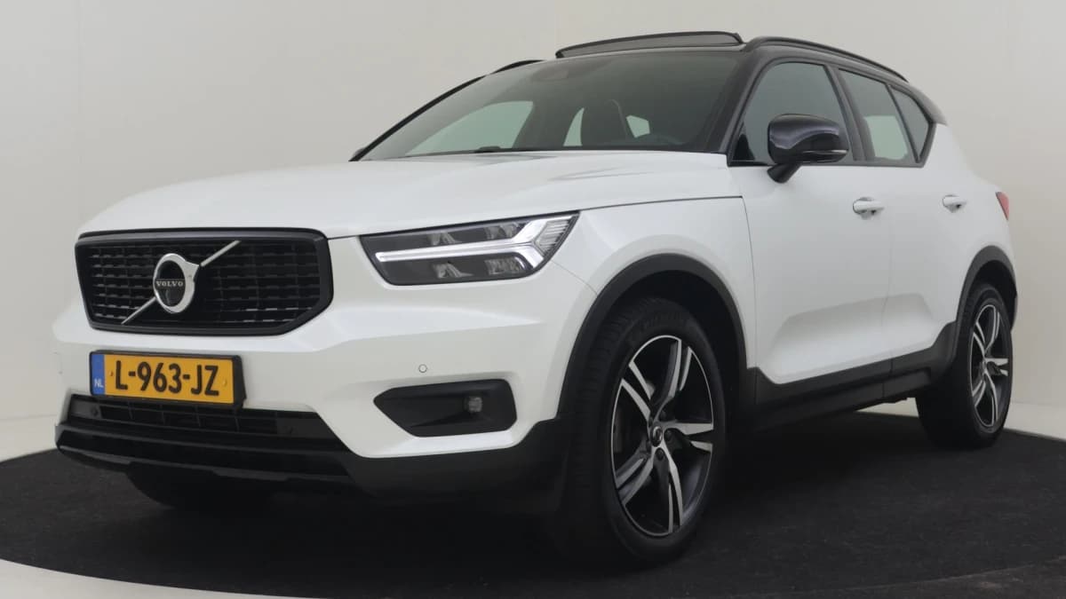 Volvo XC40 — foto 1