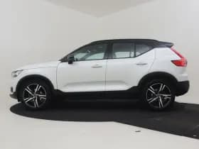 Volvo XC40 thumbnail 3