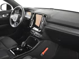Volvo XC40 thumbnail 6