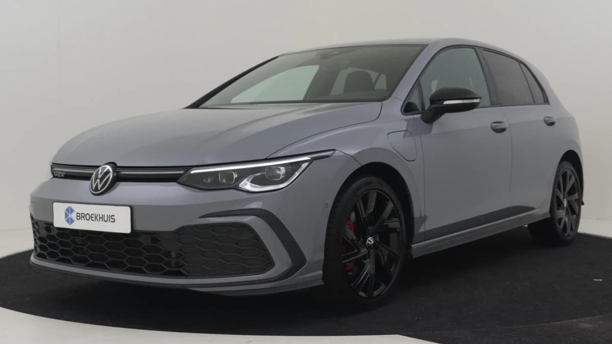 Volkswagen Golf — foto 1