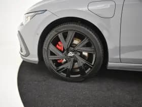 Volkswagen Golf thumbnail 24
