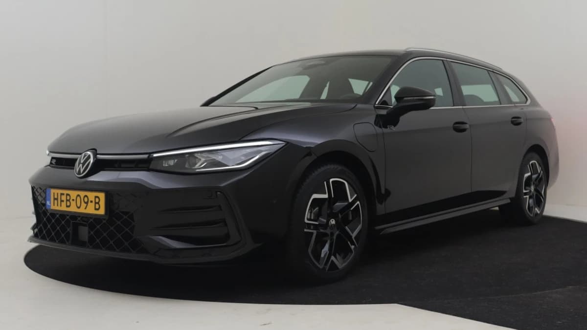 Volkswagen Passat — foto 1