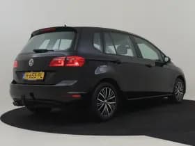 Volkswagen Golf thumbnail 2