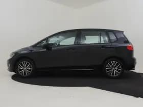 Volkswagen Golf thumbnail 3