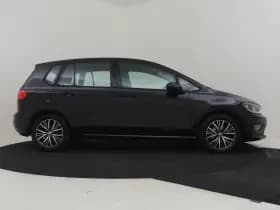 Volkswagen Golf thumbnail 10