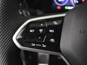 Volkswagen Golf thumbnail 13