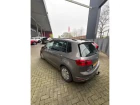 Volkswagen Golf thumbnail 2