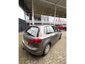 Volkswagen Golf thumbnail 3