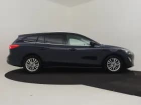 Ford Focus thumbnail 10