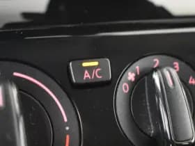 Volkswagen Up! thumbnail 13