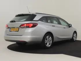 Opel Astra Sports Tourer thumbnail 2