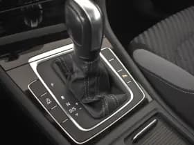 Volkswagen Golf thumbnail 21