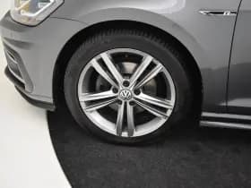 Volkswagen Golf thumbnail 4