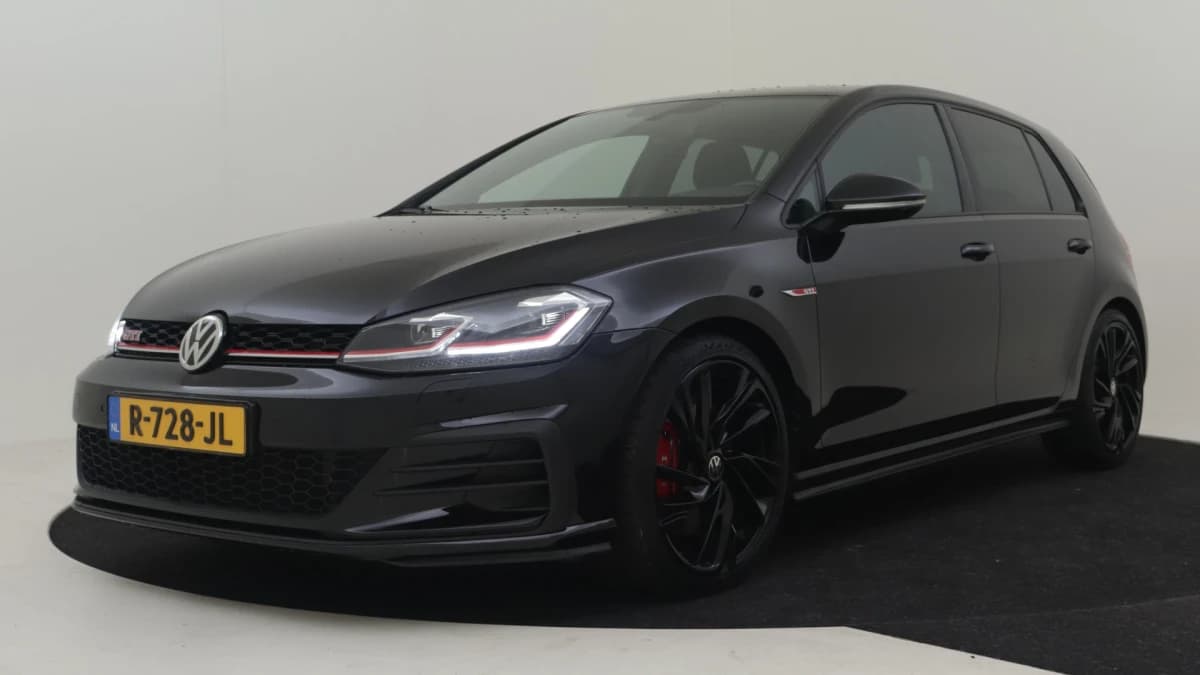 Volkswagen Golf — foto 1
