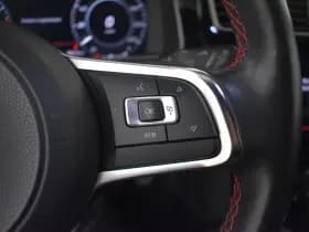 Volkswagen Golf thumbnail 14