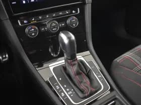 Volkswagen Golf thumbnail 17