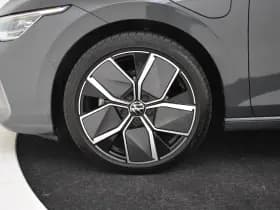 Volkswagen Golf thumbnail 25