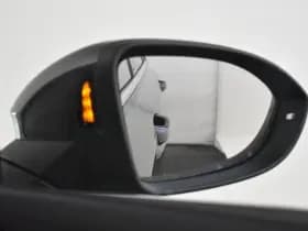 Volkswagen Golf thumbnail 28