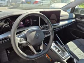 Volkswagen Golf thumbnail 2