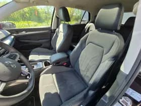 Volkswagen Golf thumbnail 3
