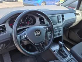 Volkswagen Golf thumbnail 2