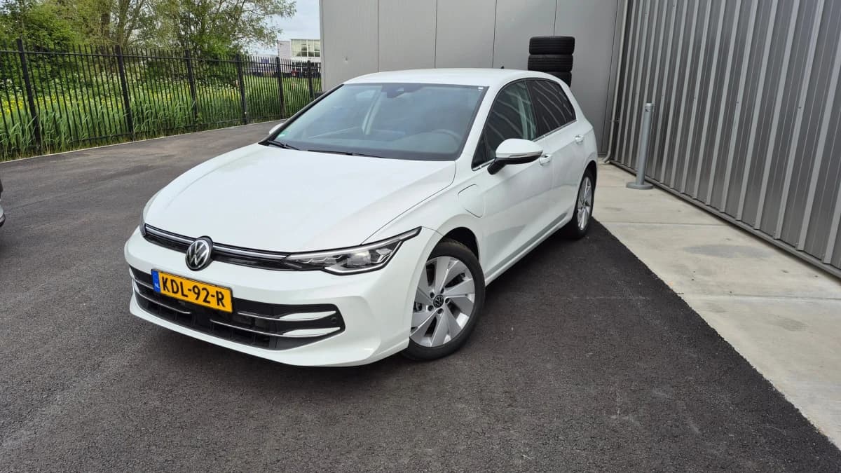 Volkswagen Golf — foto 1