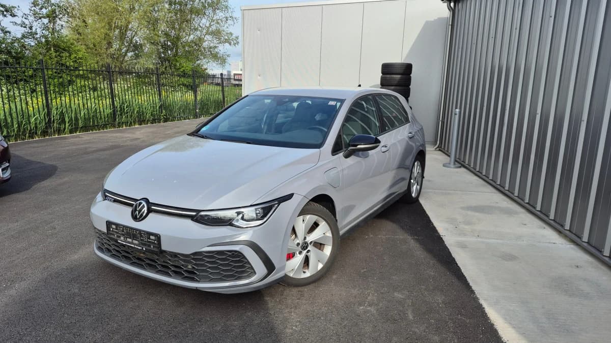 Volkswagen Golf — foto 1
