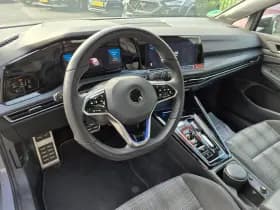 Volkswagen Golf thumbnail 2