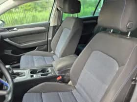 Volkswagen Passat thumbnail 3