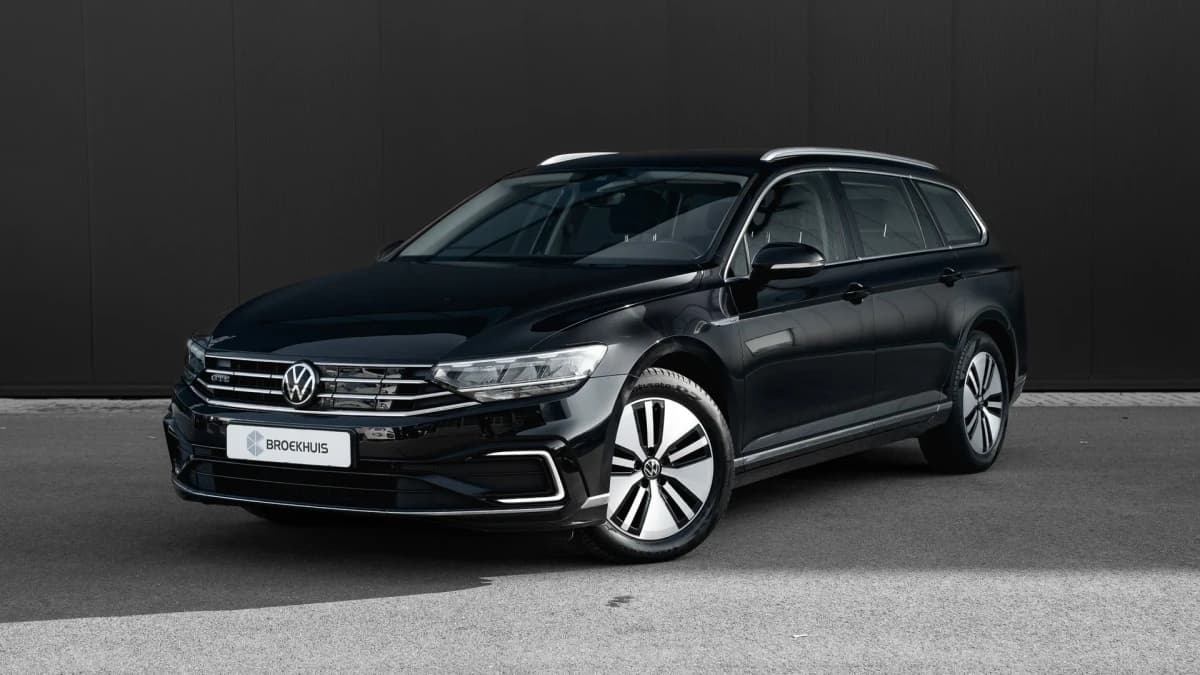 Volkswagen Passat — foto 1