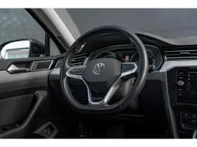 Volkswagen Passat thumbnail 12