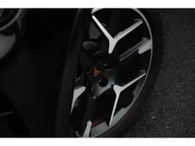 CUPRA Formentor thumbnail 5