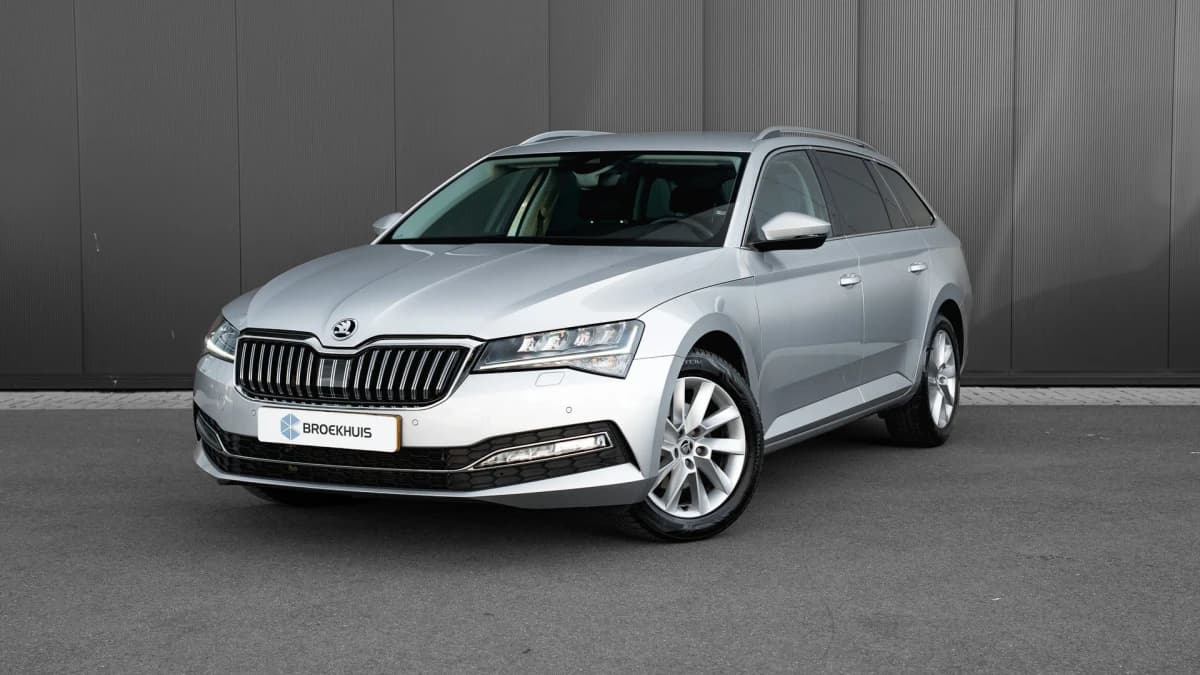 Škoda Superb — foto 1