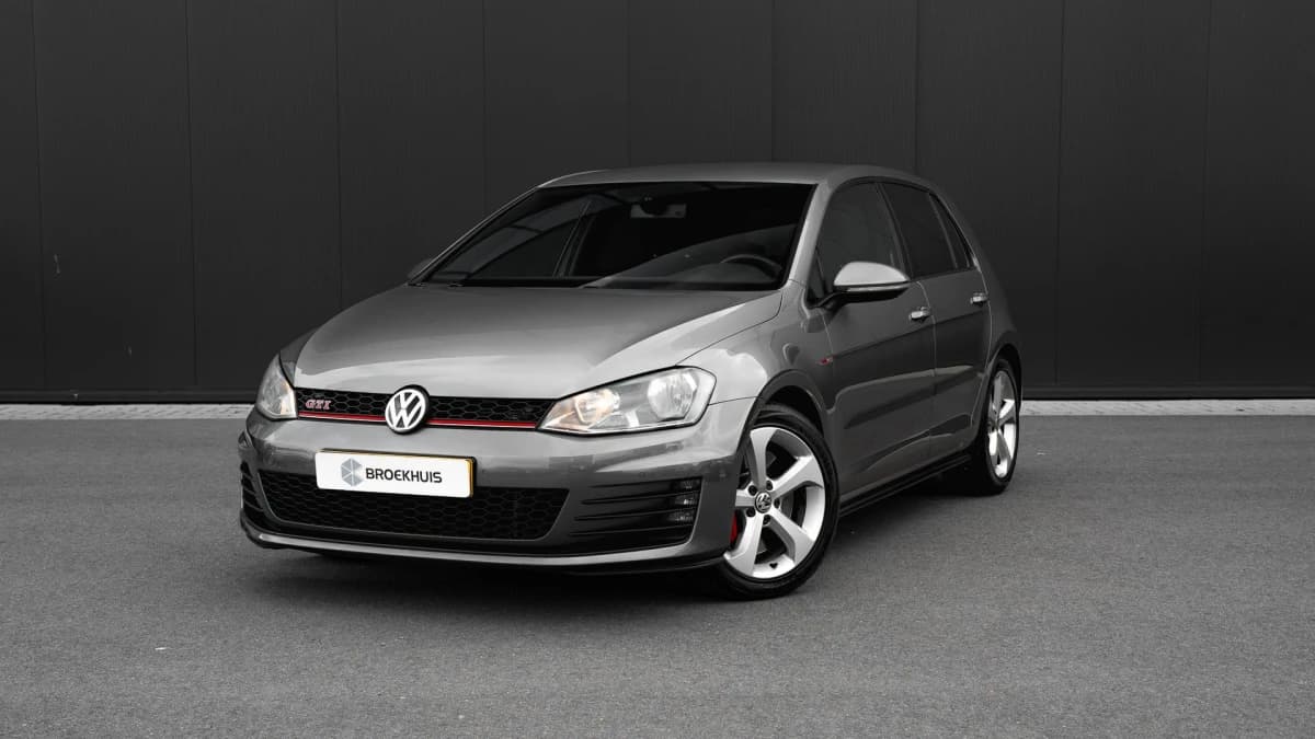 Volkswagen Golf — foto 1
