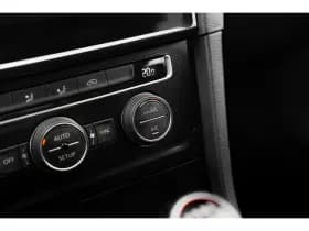 Volkswagen Golf thumbnail 22