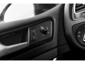 Volkswagen Golf thumbnail 27