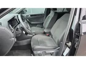 Volkswagen T-Roc thumbnail 3