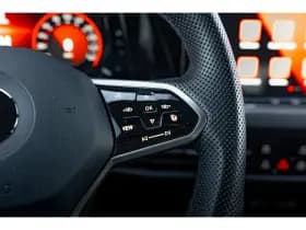 Volkswagen Golf thumbnail 13