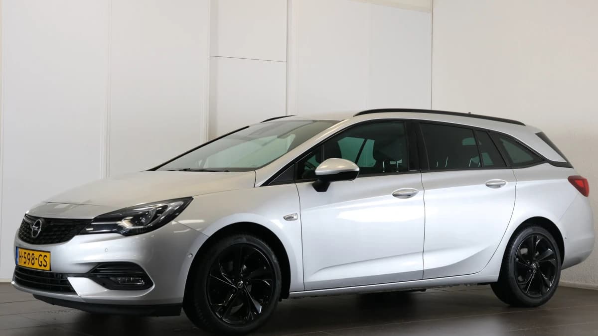 Opel Astra Sports Tourer — foto 1