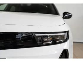 Opel Astra Sports Tourer thumbnail 3