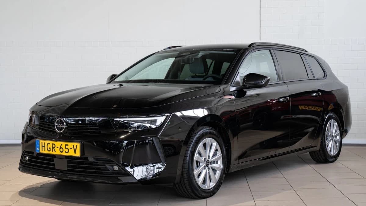 Opel Astra Sports Tourer — foto 1