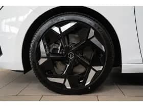 Opel Astra Sports Tourer thumbnail 4