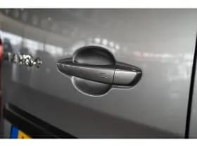 Opel Vivaro thumbnail 10