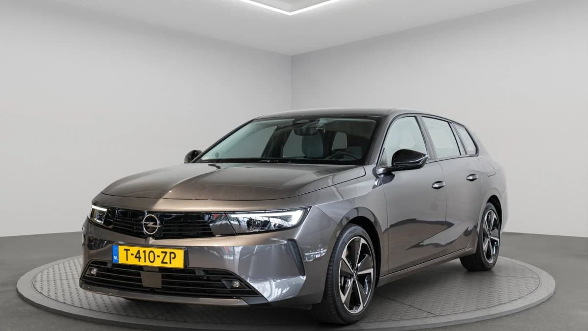 Opel Astra Sports Tourer — foto 1