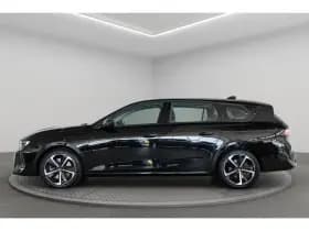 Opel Astra Sports Tourer thumbnail 3