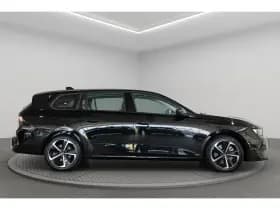 Opel Astra Sports Tourer thumbnail 5