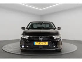 Opel Astra Sports Tourer thumbnail 2
